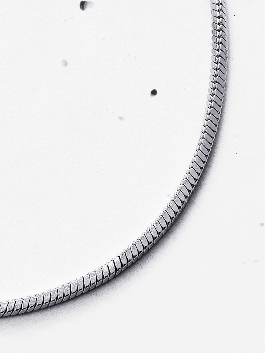 Pyramiden-Schlangenkette Halskette (2 mm)