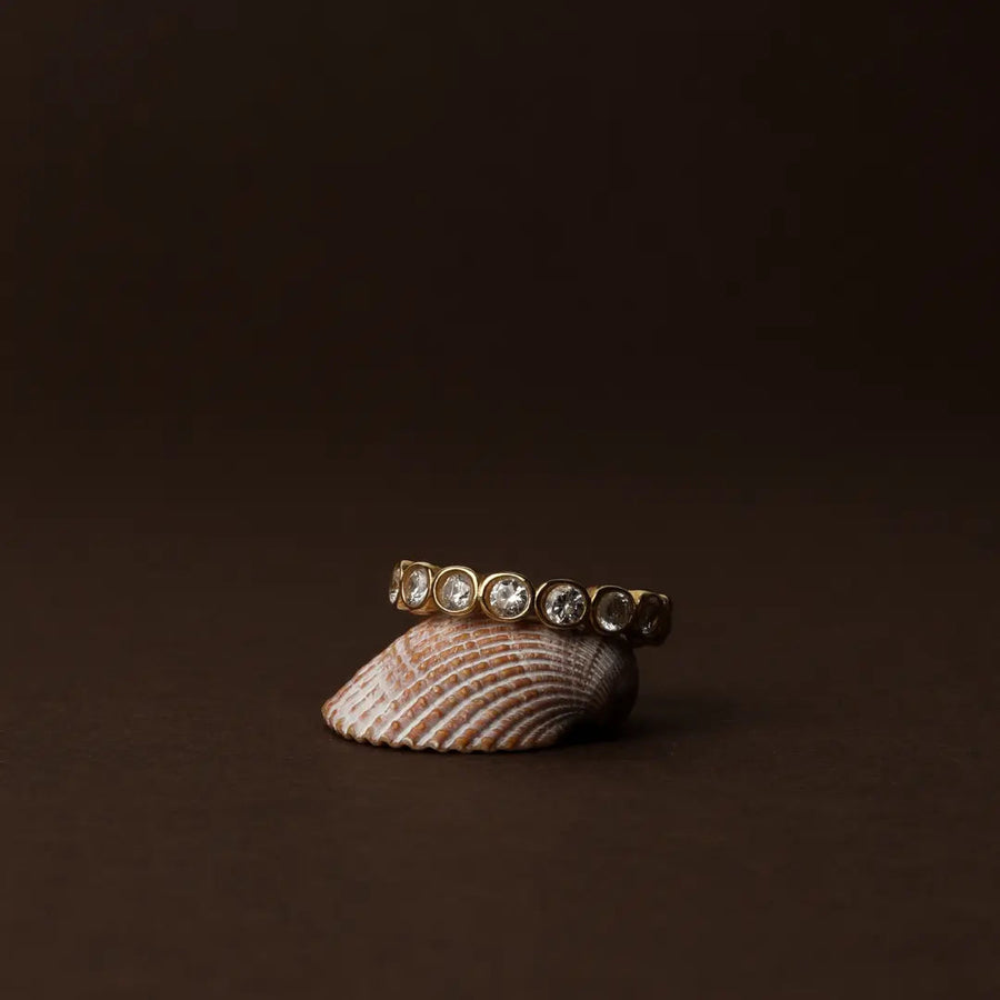 Perlenbesetzter Diamant-Ring