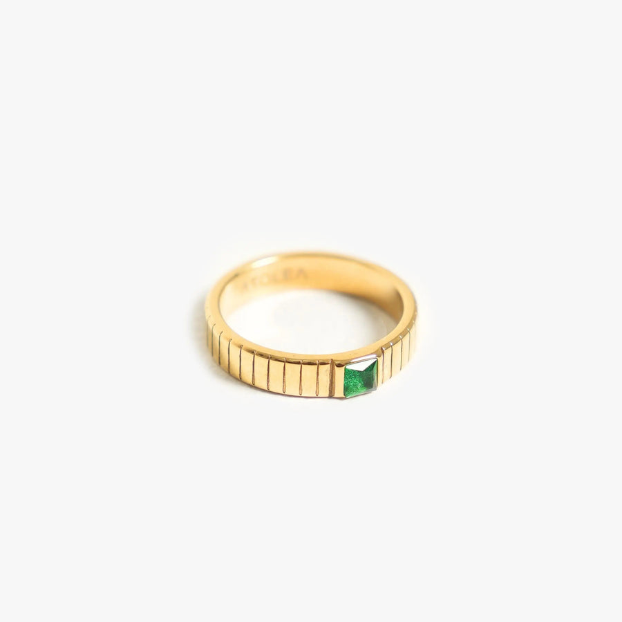 Modischer Smaragd-Ring