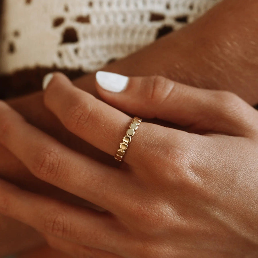 perlengeschmückter Ring