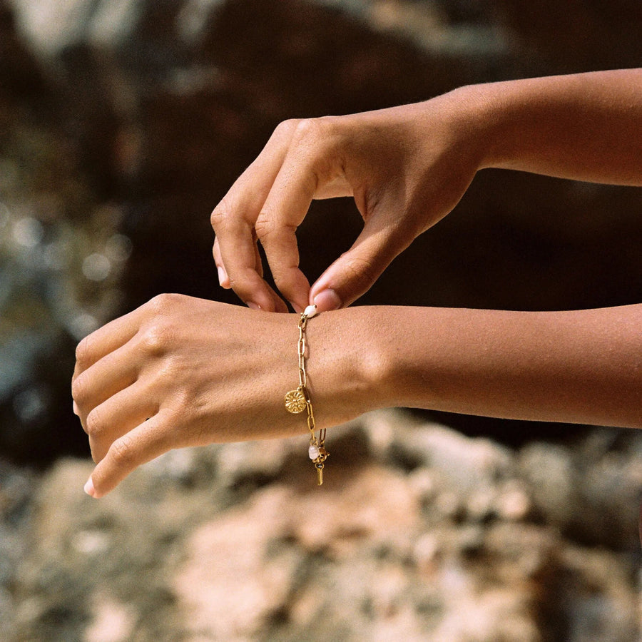 Goldener Sonnenarmband