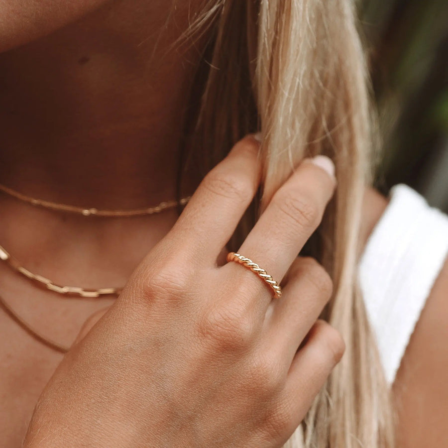 Geschlungener Ring