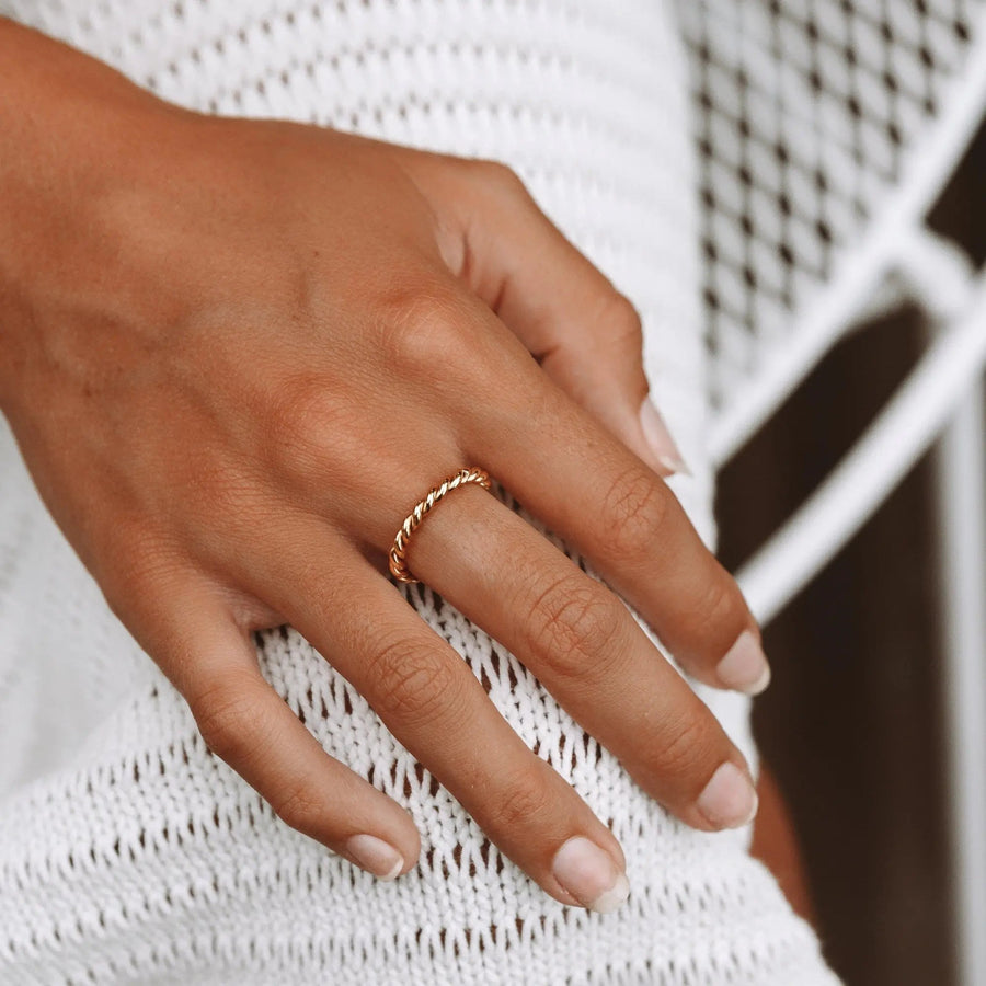 Geschlungener Ring